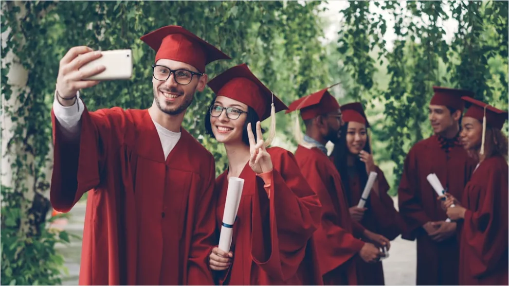 Detail Graduierung Gruppe Selfie Lachen Outdoor Number 7