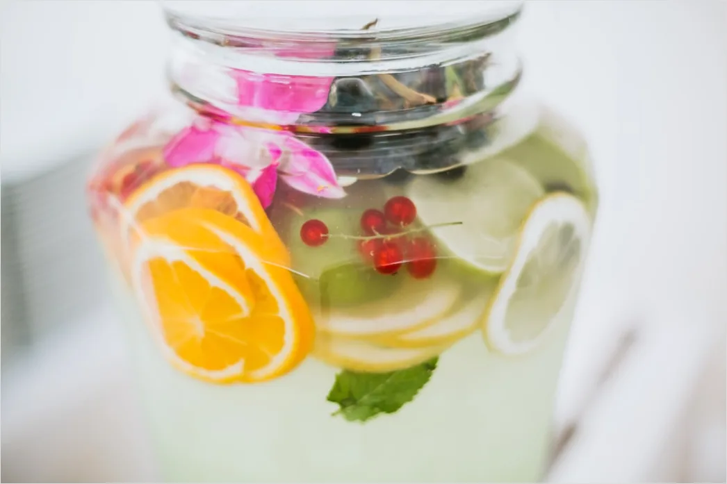 Detail Infused Water Flasche Obst Nahaufnahme Number 16
