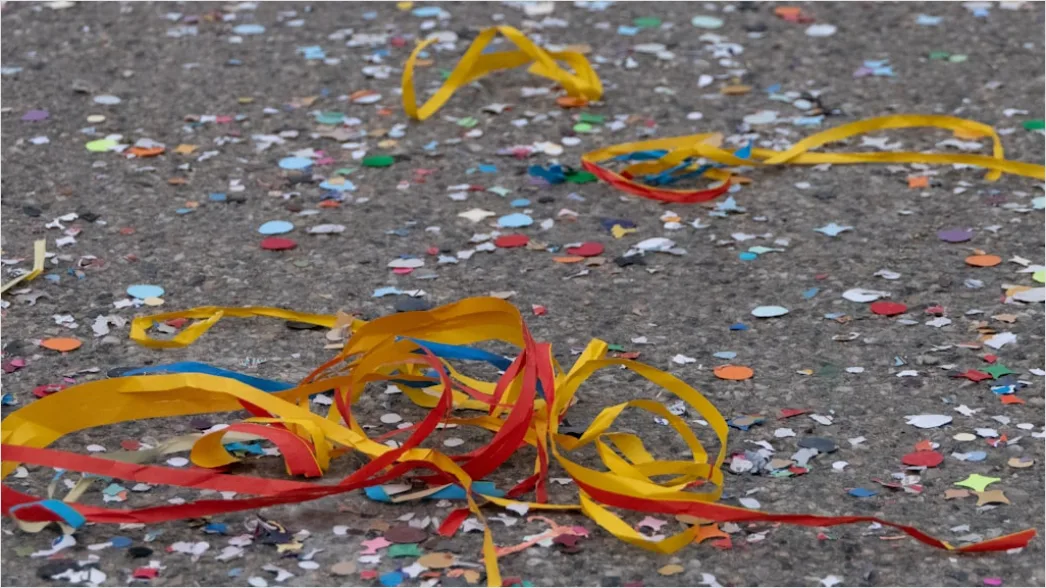 Detail Karneval Umzug Luftig Konfetti Straße Number 5