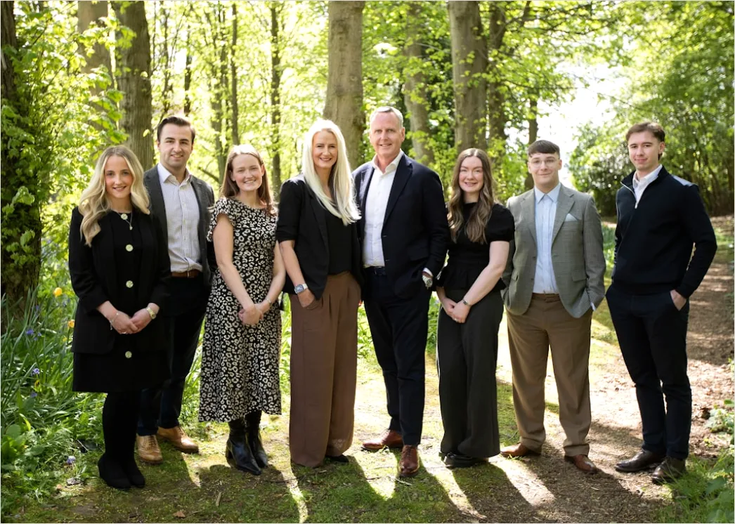 Detail Konfirmation Feier Familie Portrait Outdoor Number 20
