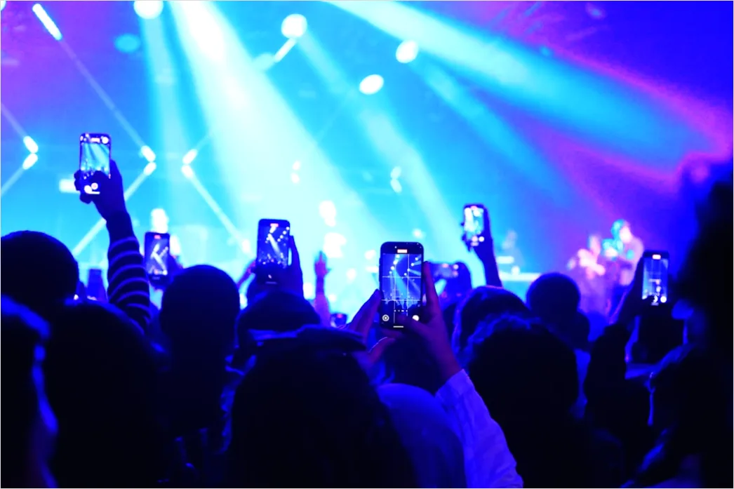 Detail Konzert Selfie Publikum Bühne Hintergrund Number 3