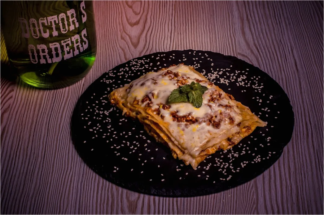 Detail Lasagne Portion Nahaufnahme Käse überbacken Number 9