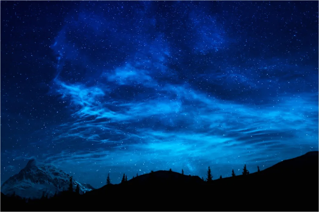 Milchstrasse Sternenhimmel Berglandschaft Nacht Ee15