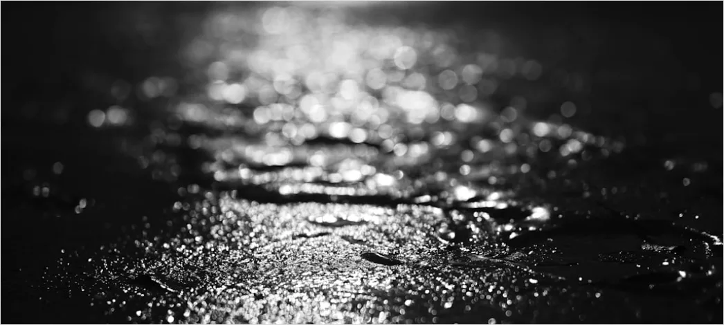 Detail Nasser Asphalt Makro Nahaufnahme Reflexionen Number 12