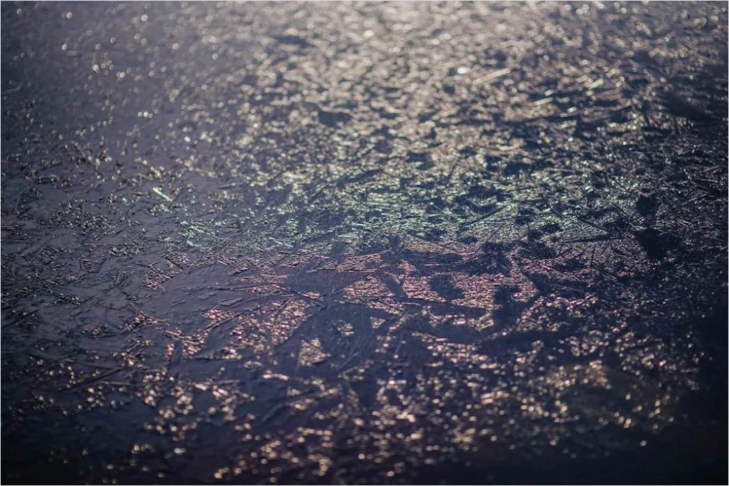 Detail Nasser Asphalt Makro Nahaufnahme Reflexionen Number 17