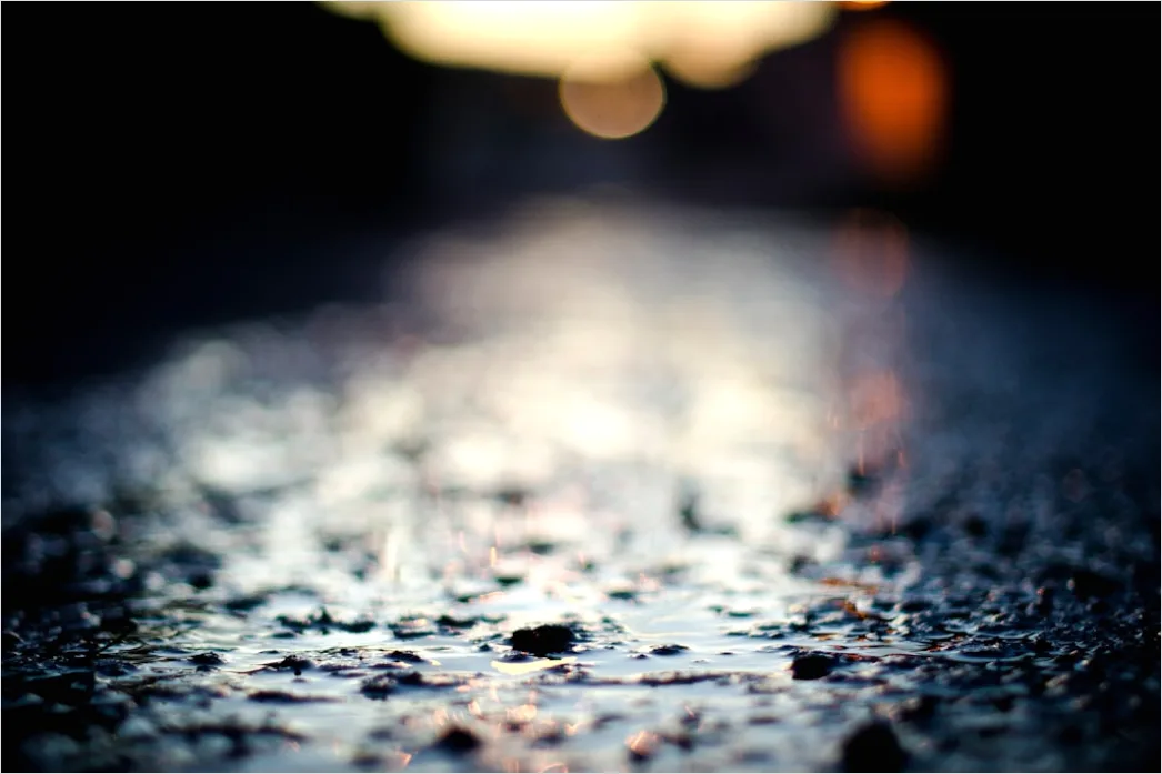 Detail Nasser Asphalt Makro Nahaufnahme Reflexionen Number 10