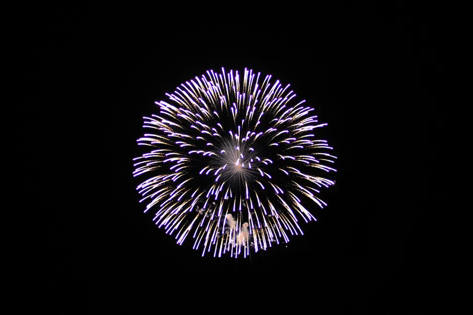Neujahr Feuerwerk Stadtsilhouette Nacht C7de