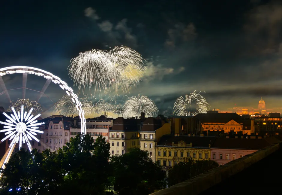 Detail Neujahr Feuerwerk Stadtsilhouette Nacht Number 7