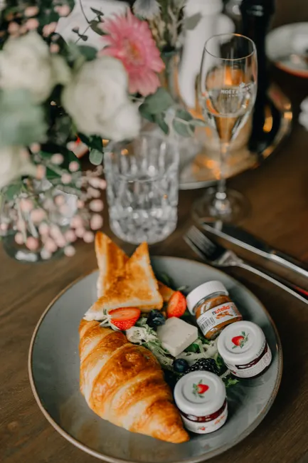 Neujahr Fruehstueck Sekt Essen Tisch 32b7