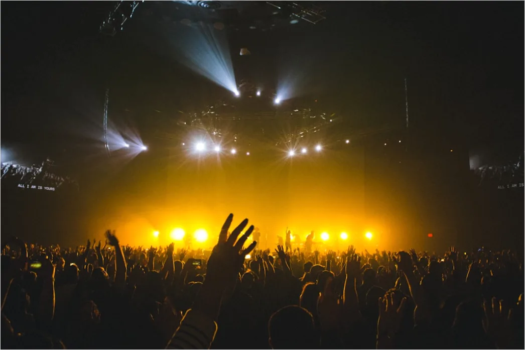 Open Air Konzert Abend Lichter Stimmung 4d89