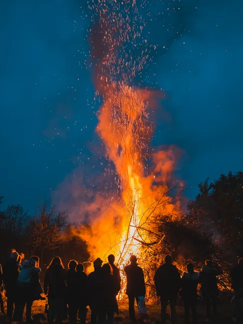 Detail Osterfeuer Abend Gemeinschaft Outdoor Number 12