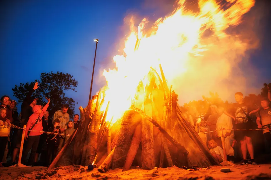 Detail Osterfeuer Abend Gemeinschaft Outdoor Number 20