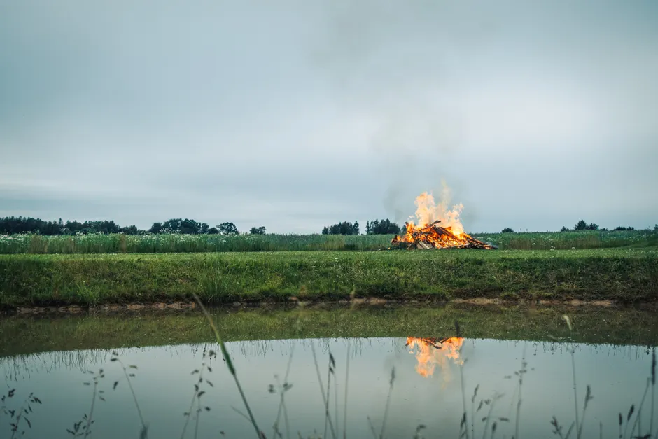 Detail Osterfeuer Abend Gemeinschaft Outdoor Number 5