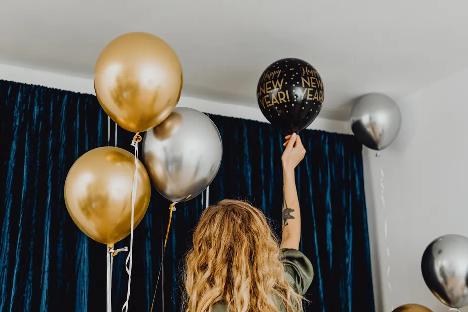 Detail Silvester Dekoration Gold Silber Luftballons Number 13