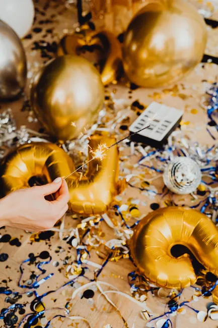 Detail Silvester Dekoration Gold Silber Luftballons Number 16