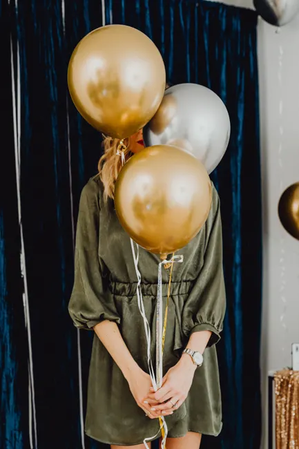 Detail Silvester Dekoration Gold Silber Luftballons Number 9