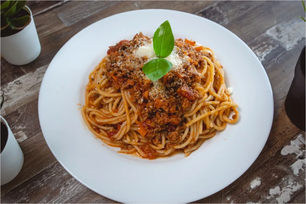 Spaghetti Bolognese Teller Nahaufnahme Rustikal 6871
