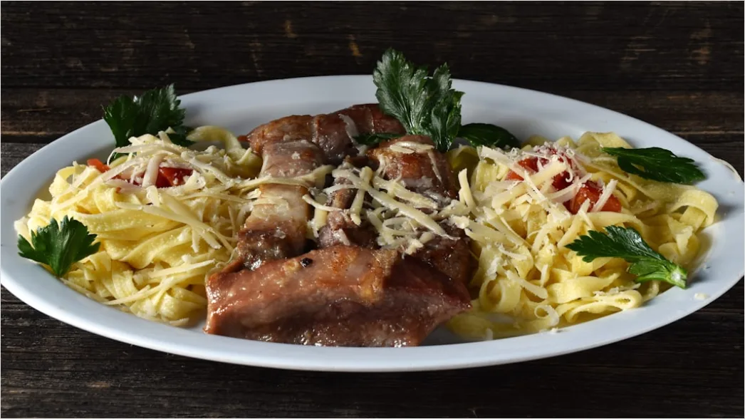 Detail Spare Ribs Teller Nahaufnahme Sauce Rustikal Number 11