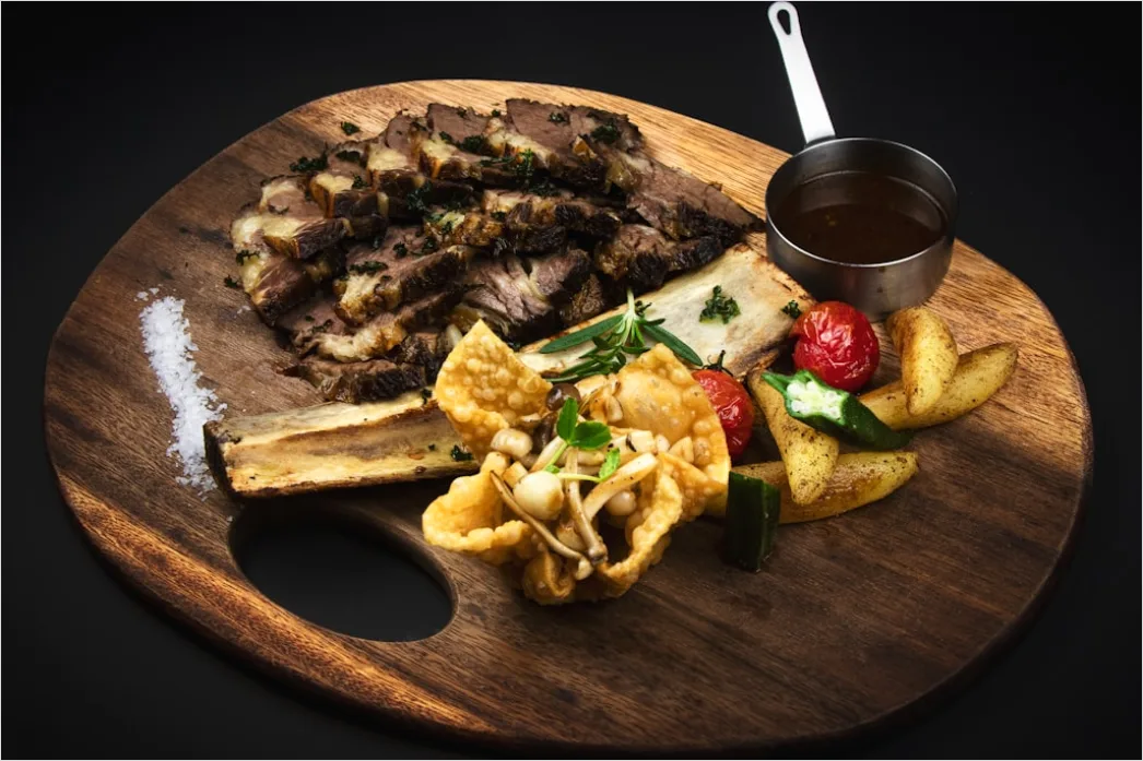 Detail Spare Ribs Teller Nahaufnahme Sauce Rustikal Number 8