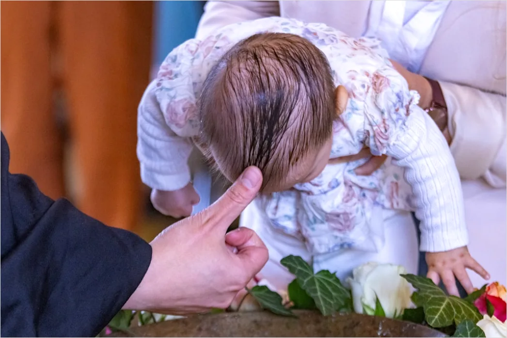 Detail Taufe Baby Kirche Zeremonie Moment Number 9