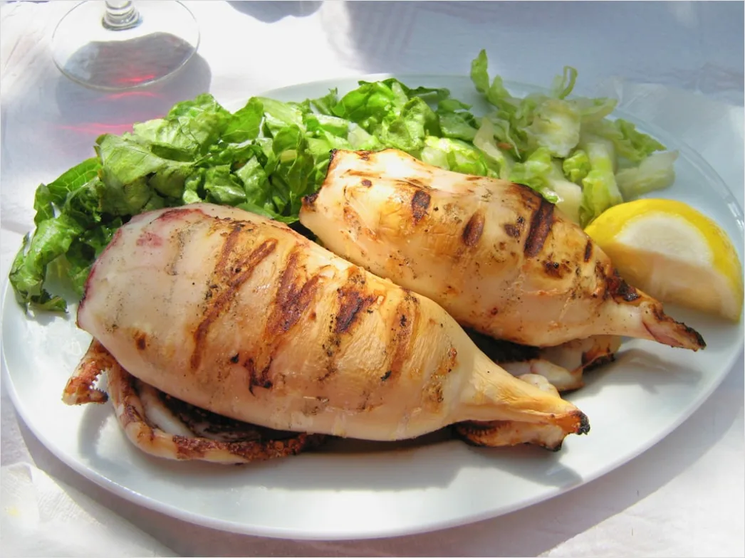 Tintenfisch Gegrillt Teller Nahaufnahme C143