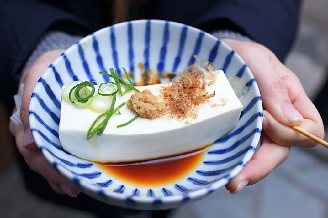 Tofu Geroestet Schuessel Nahaufnahme 4712