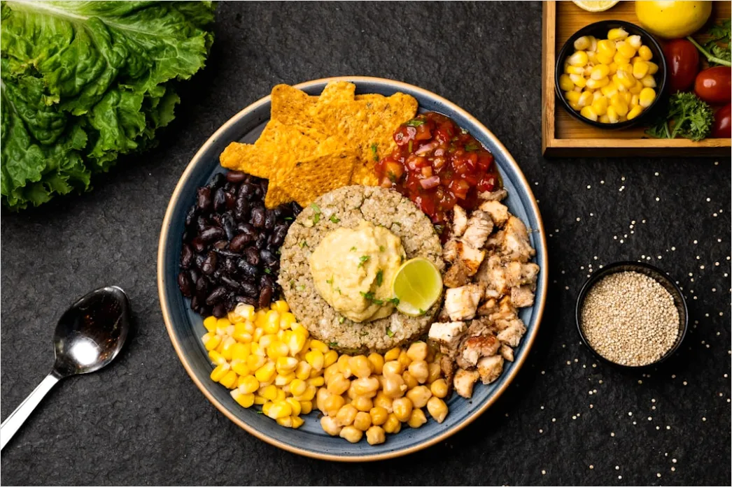 Detail Vegane Bowl Quinoa Gemüse Draufsicht Number 13
