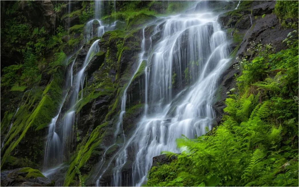 Wasserfall Langzeitbelichtung Nahaufnahme 0b0a