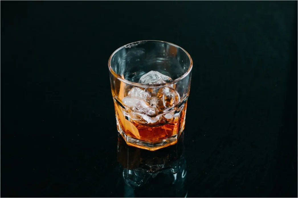 Detail Whisky Glas Eis Nahaufnahme Rustikal Number 3