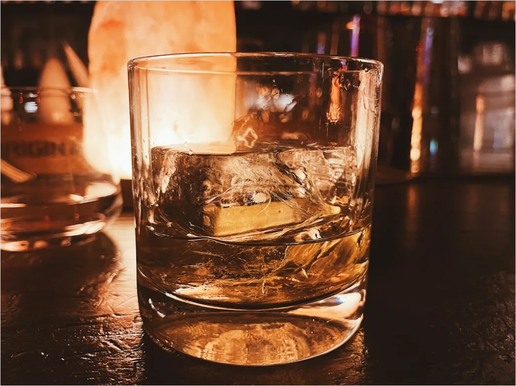 Detail Whisky Glas Eis Nahaufnahme Rustikal Number 10