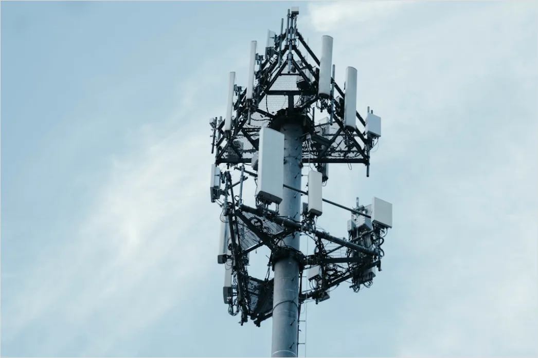 5g Netzwerk Antenne Mast Gegen Himmel Foto 9aa9