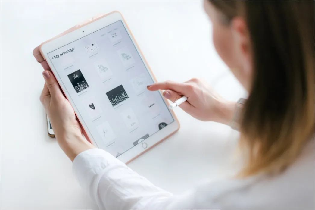 App Design Wireframe Auf Tablet Mit Stylus Foto 1ab5