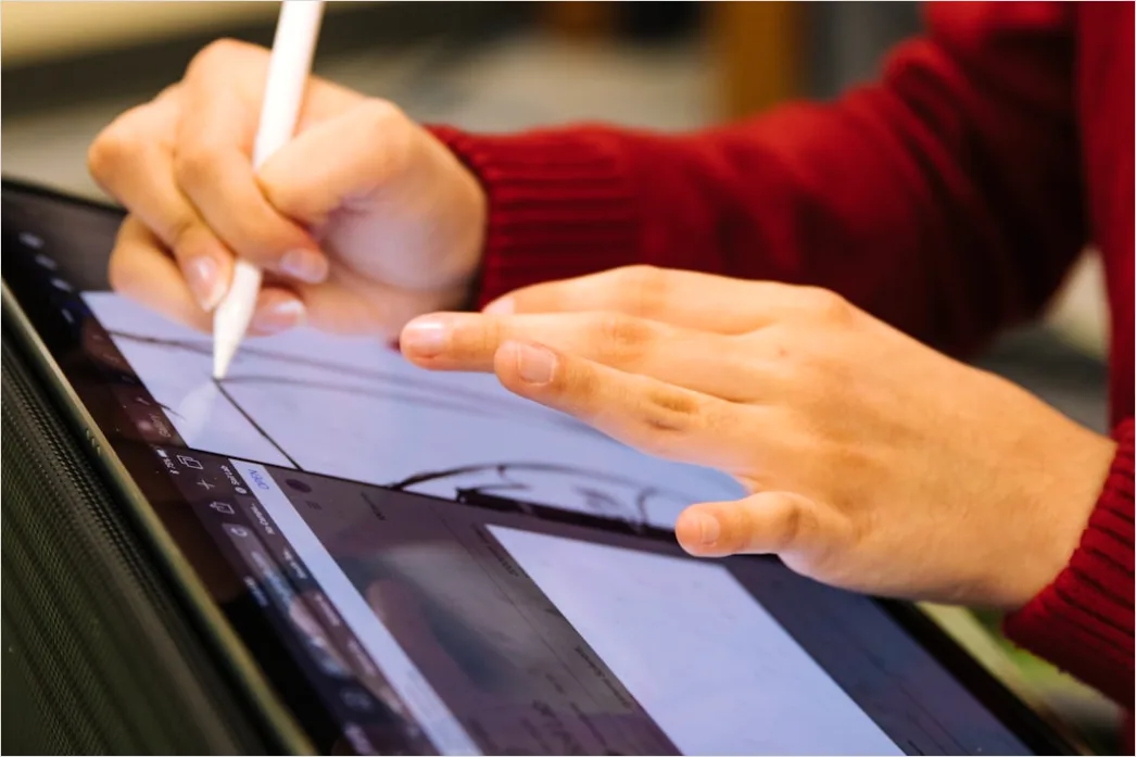Detail App Design Wireframe Auf Tablet Mit Stylus Foto Number 11