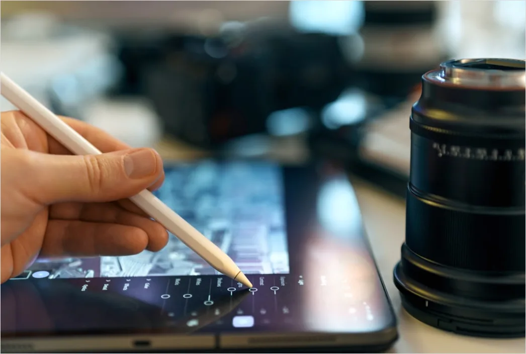 Detail App Design Wireframe Auf Tablet Mit Stylus Foto Number 18