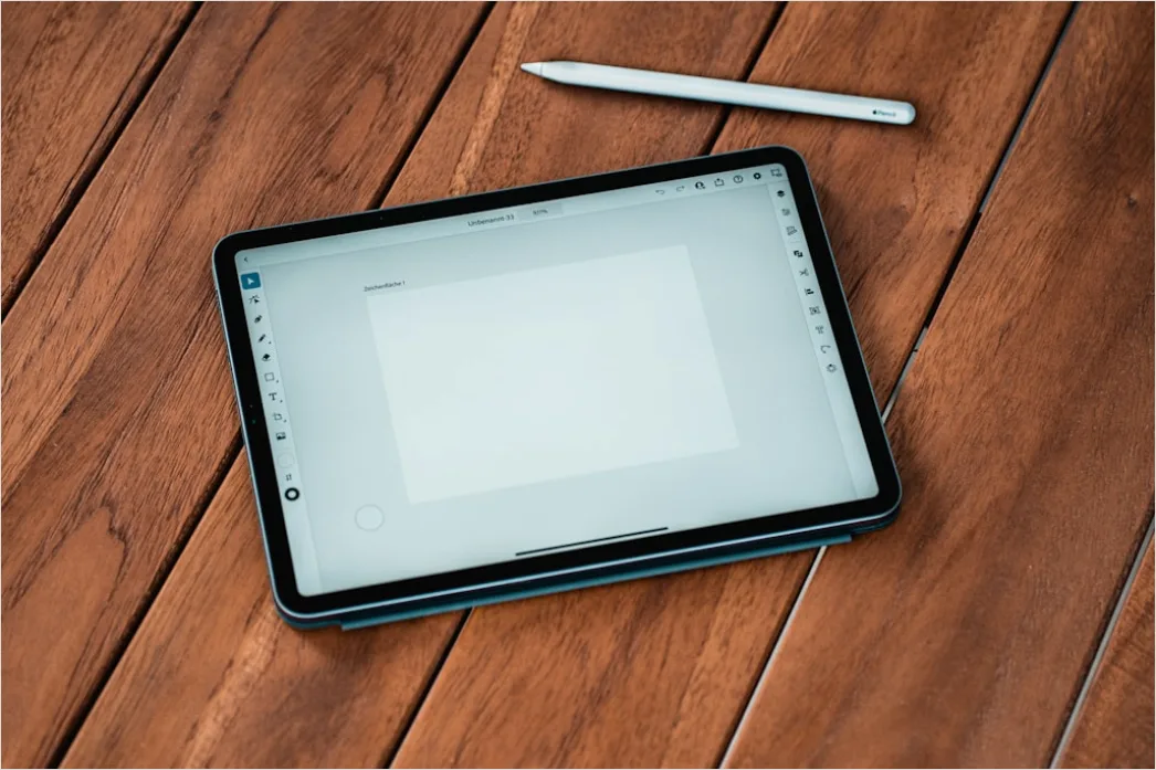 Detail App Design Wireframe Auf Tablet Mit Stylus Foto Number 3