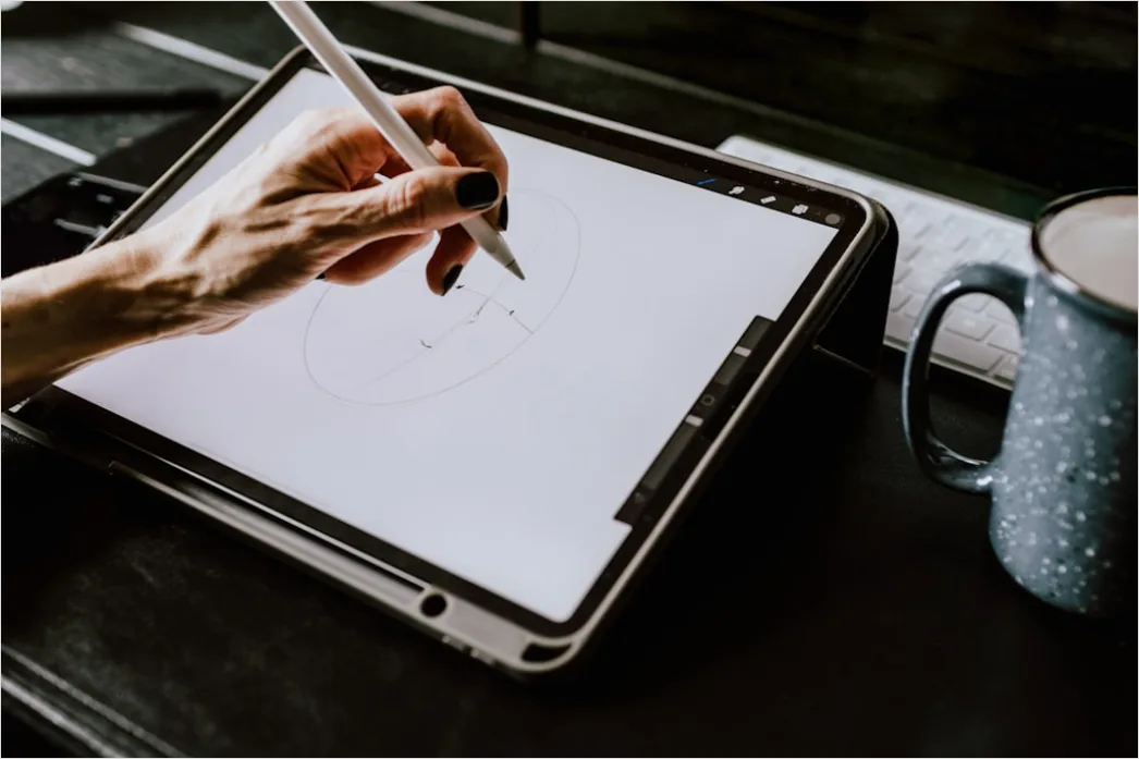 Detail App Design Wireframe Auf Tablet Mit Stylus Foto Number 4