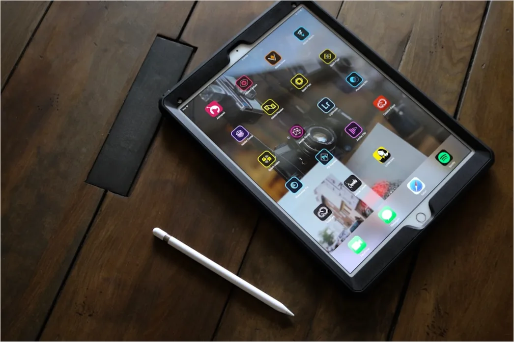 Detail App Design Wireframe Auf Tablet Mit Stylus Foto Number 5