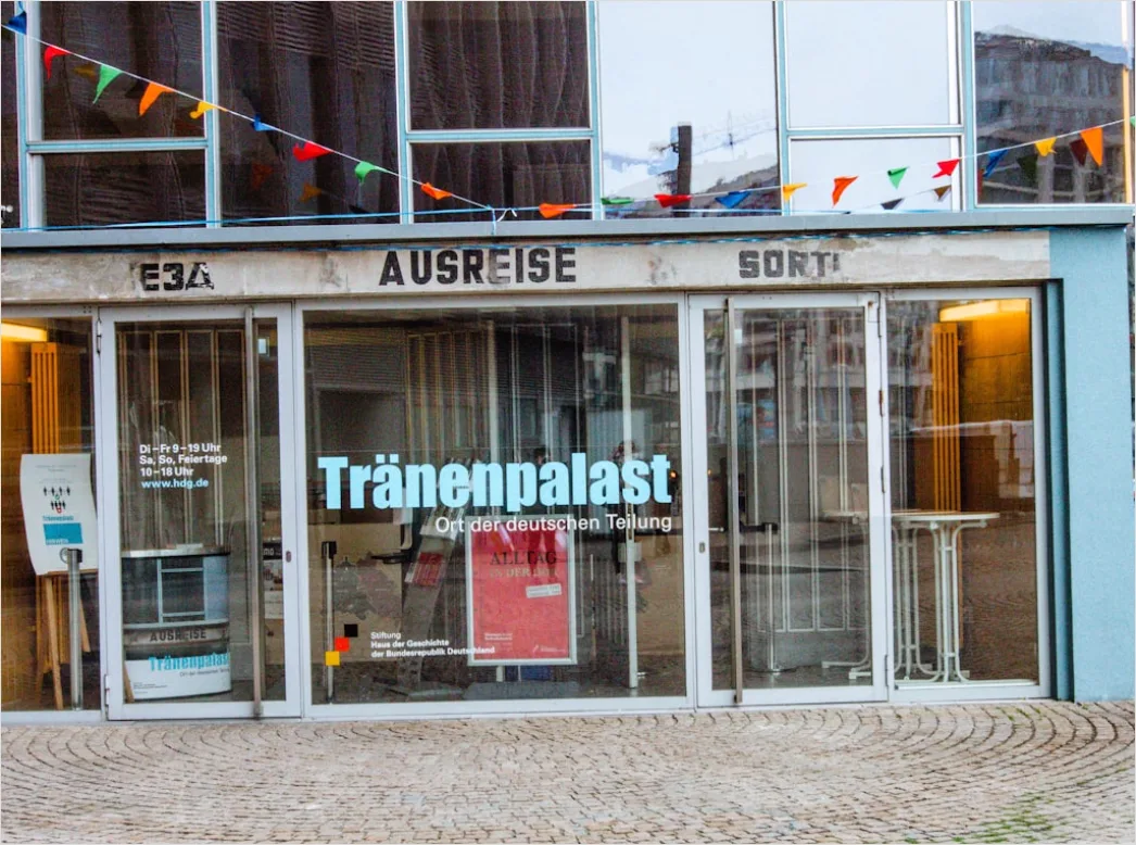 Detail Arztpraxis Empfang Theke Mit Terminplan Number 13