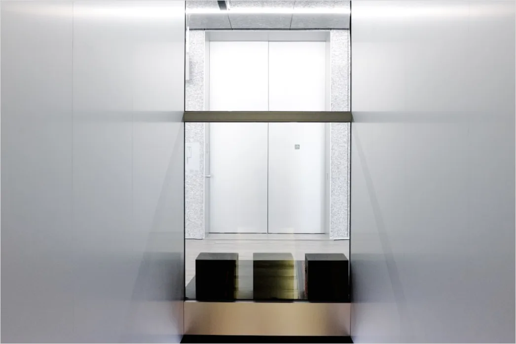Aufzug Lobby Spiegelung Minimalistisch Innenraum 36ae