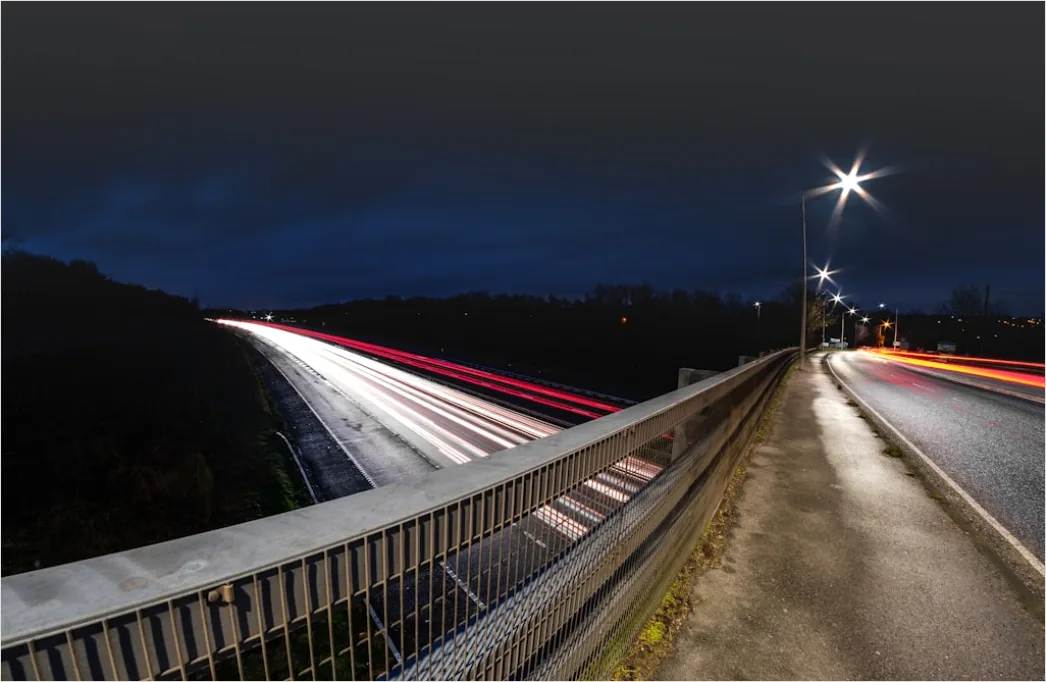 Autobahnbruecke Bei Nacht Langzeitbelichtung Lichter Cc42