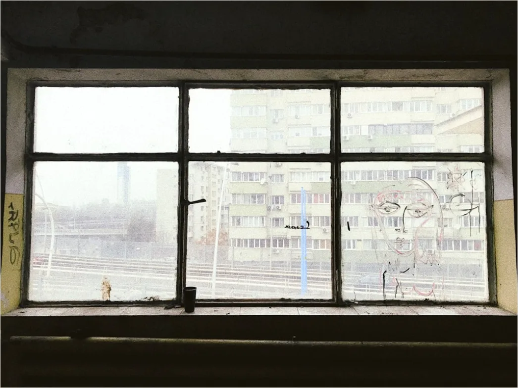 Bahnwerkstatt Lost Place Fenster Licht 20a7
