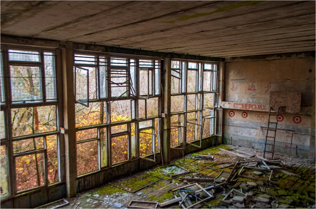 Detail Bahnwerkstatt Lost Place Fenster Licht Number 13