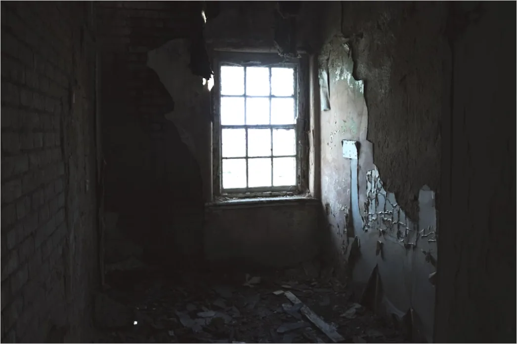 Detail Bahnwerkstatt Lost Place Fenster Licht Number 20