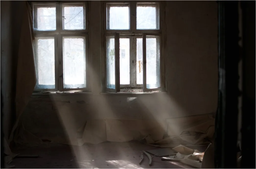 Detail Bahnwerkstatt Lost Place Fenster Licht Number 6