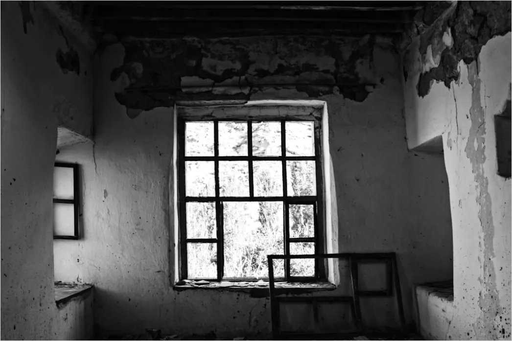 Detail Bahnwerkstatt Lost Place Fenster Licht Number 8