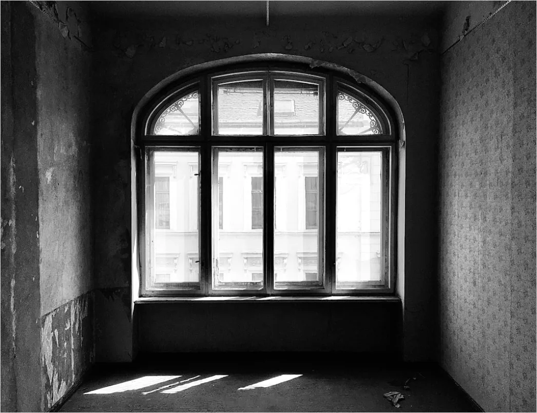 Detail Bahnwerkstatt Lost Place Fenster Licht Number 9
