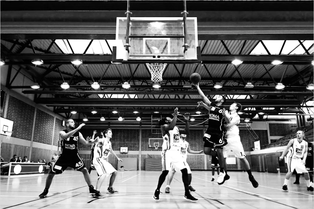 Detail Basketball Dunk Foto In Der Halle Number 2