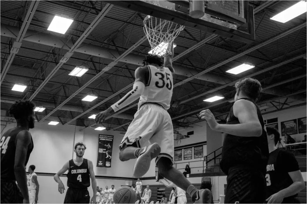 Detail Basketball Dunk Foto In Der Halle Number 14