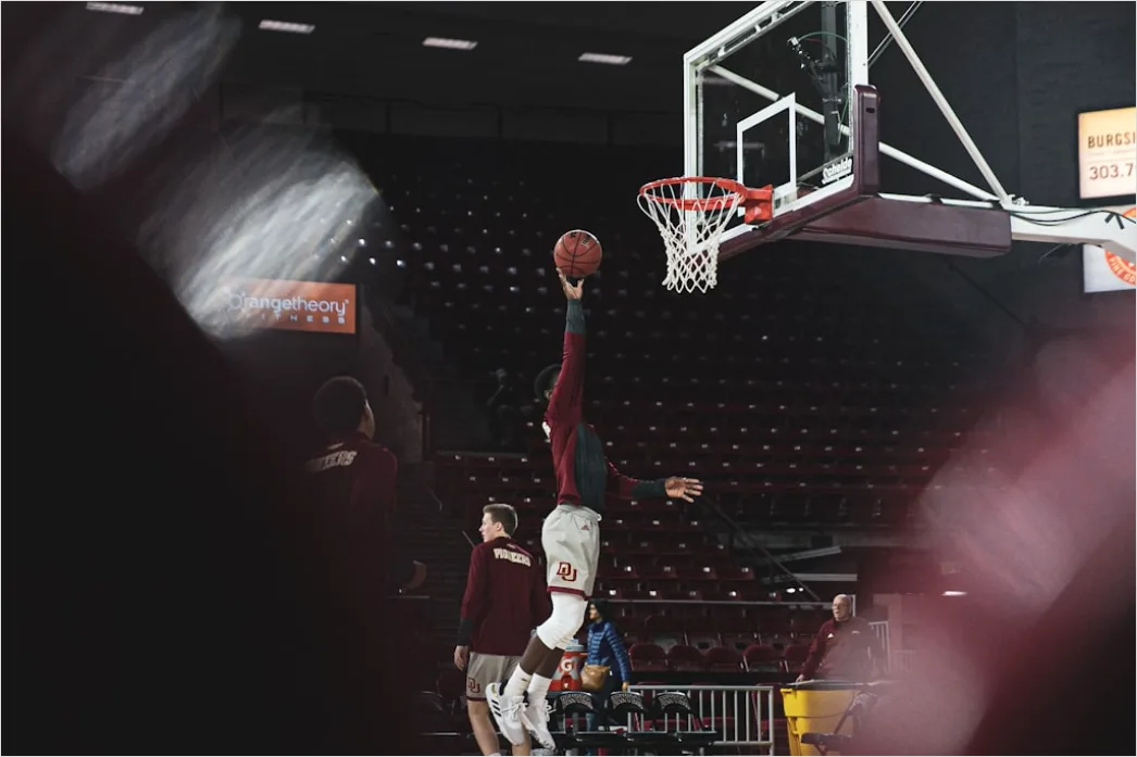 Detail Basketball Dunk Foto In Der Halle Number 15