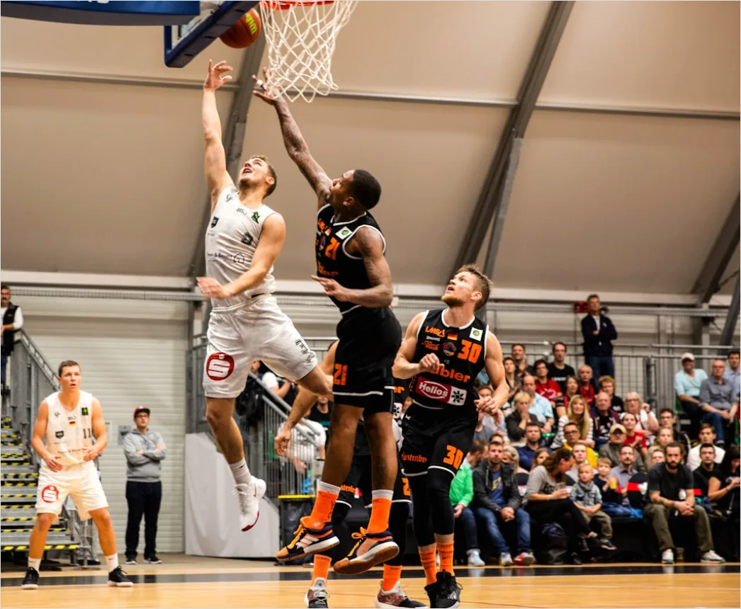 Detail Basketball Dunk Foto In Der Halle Number 3